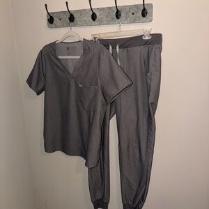 Figs Graphite Scrub Set